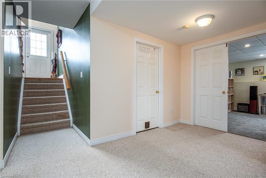 8 Berdux Place, Wellesley, ON - Indoor Photo Showing Other Room