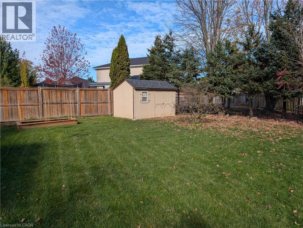 8 Berdux Place, Wellesley, ON - Outdoor