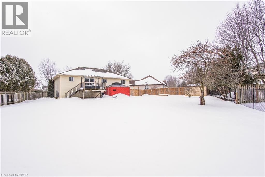 8 Berdux Place, Wellesley, ON - Outdoor