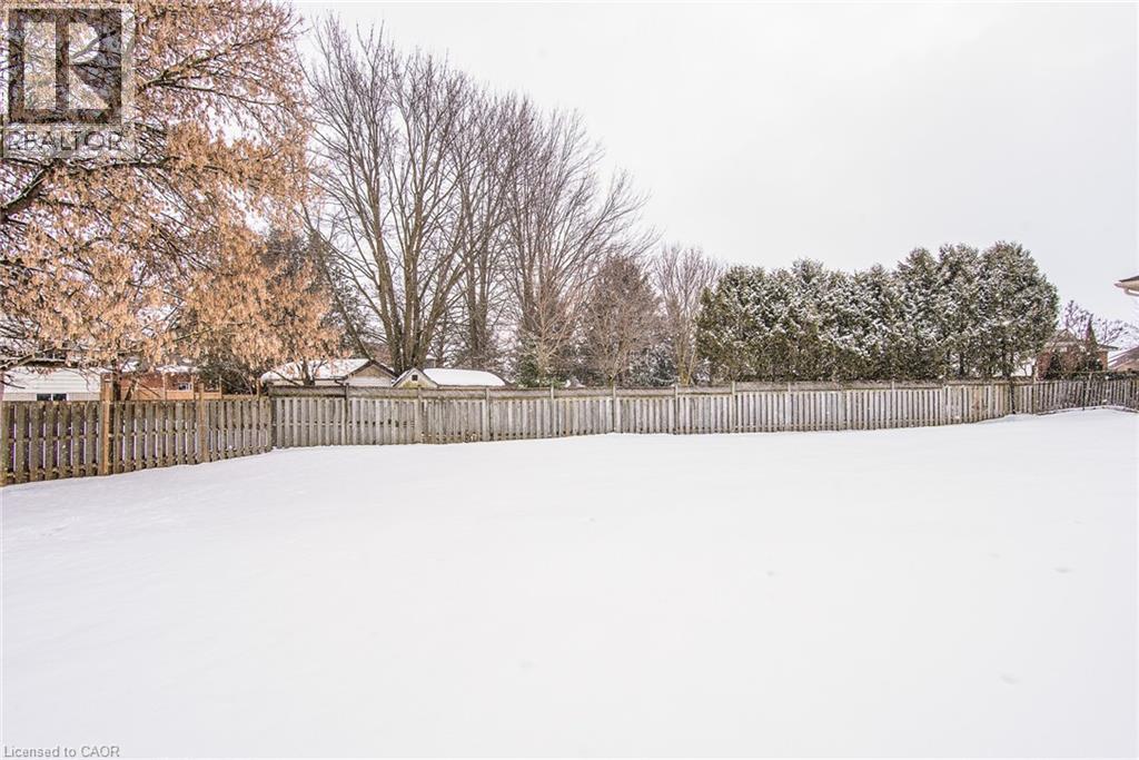 8 Berdux Place, Wellesley, ON - Outdoor