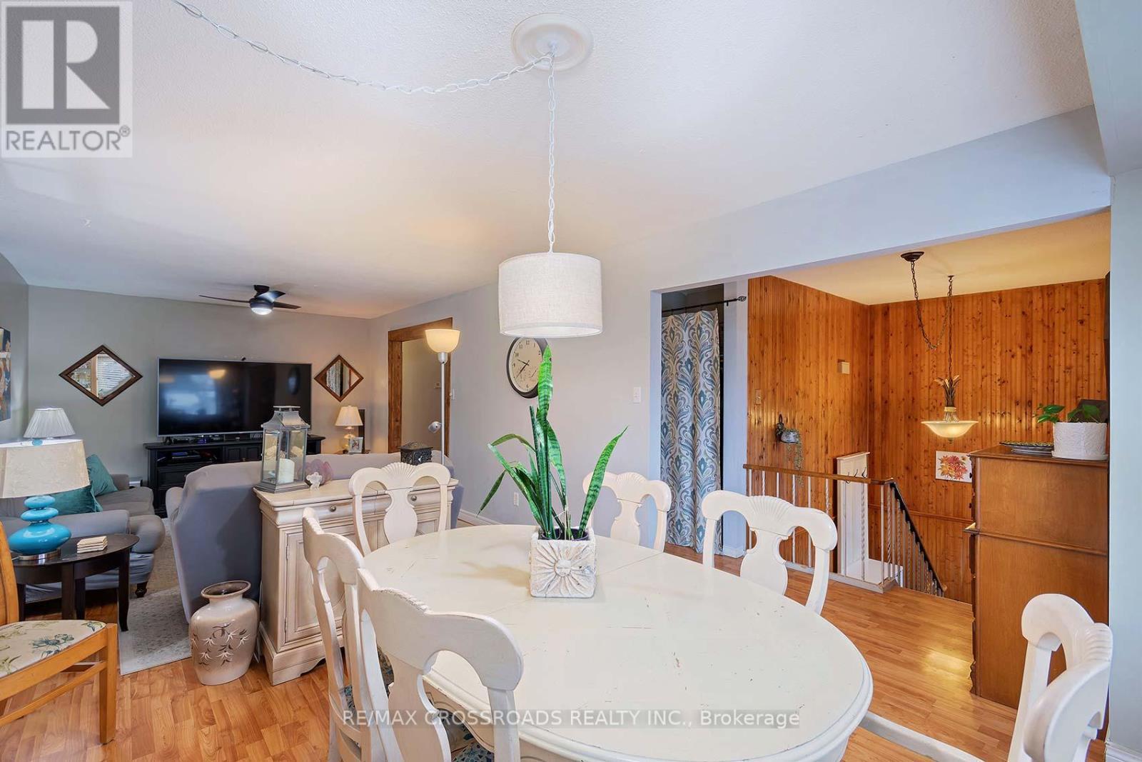 184 Collings Avenue, Bradford West Gwillimbury, ON - Indoor Photo Showing Dining Room
