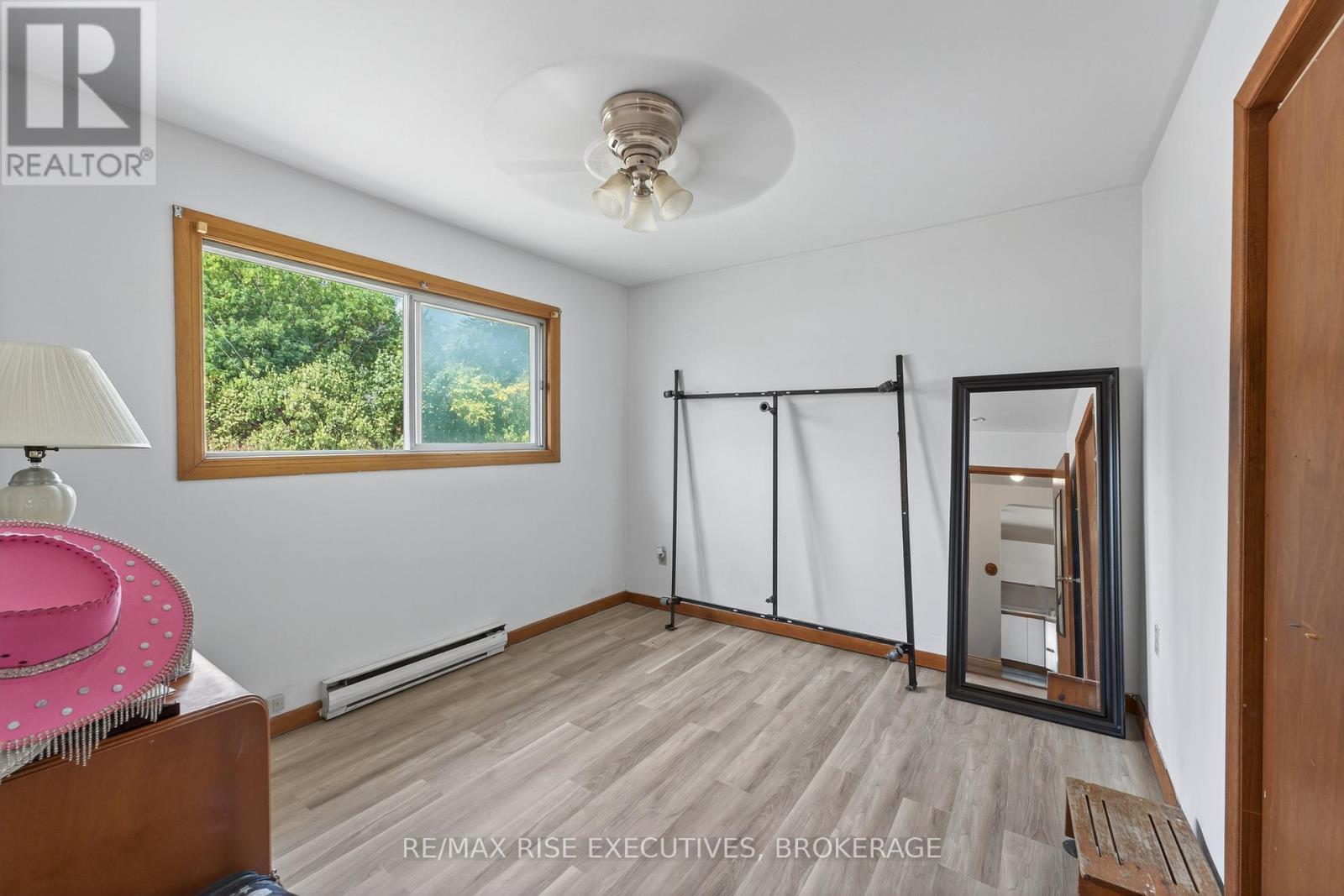 14 Highway 95, Frontenac Islands (The Islands), ON - Indoor Photo Showing Other Room