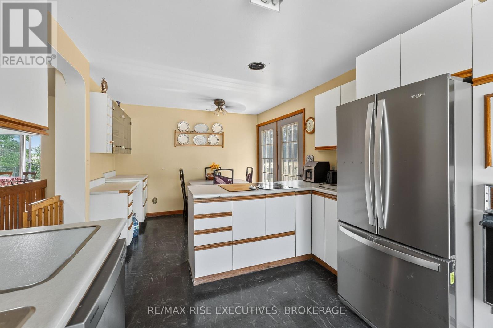 14 Highway 95, Frontenac Islands (The Islands), ON - Indoor Photo Showing Kitchen