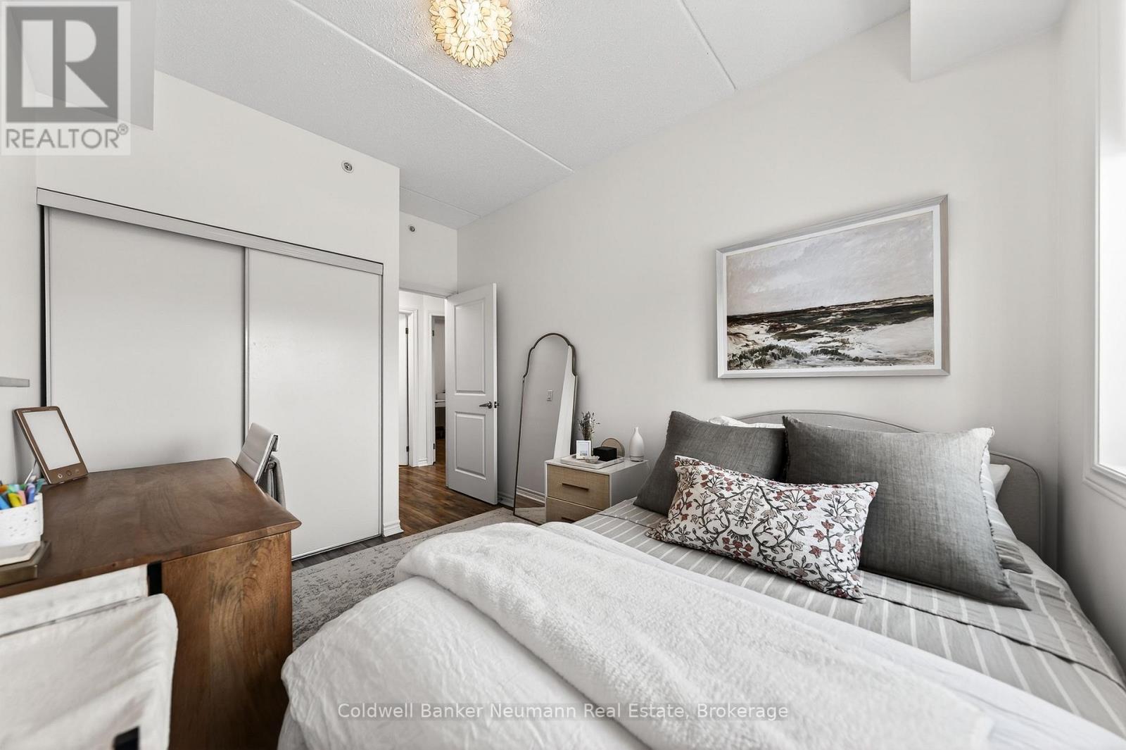 316 - 1077 Gordon Street, Guelph (Kortright West), ON - Indoor Photo Showing Bedroom