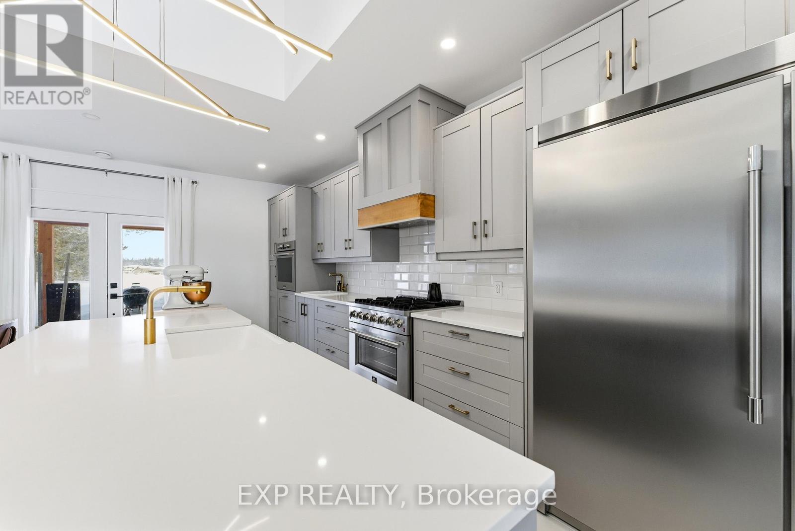 3289 Blessington Road, Tyendinaga (Tyendinaga Township), ON - Indoor Photo Showing Kitchen With Upgraded Kitchen