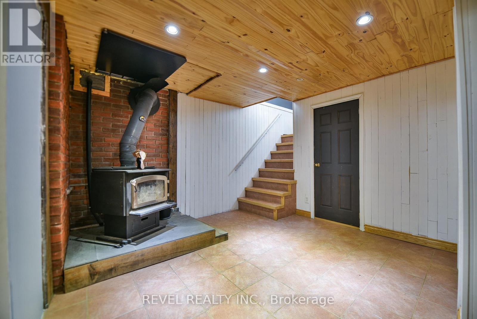 978 Municipal Road, Timmins (Tm - Outside East), ON - Indoor Photo Showing Other Room