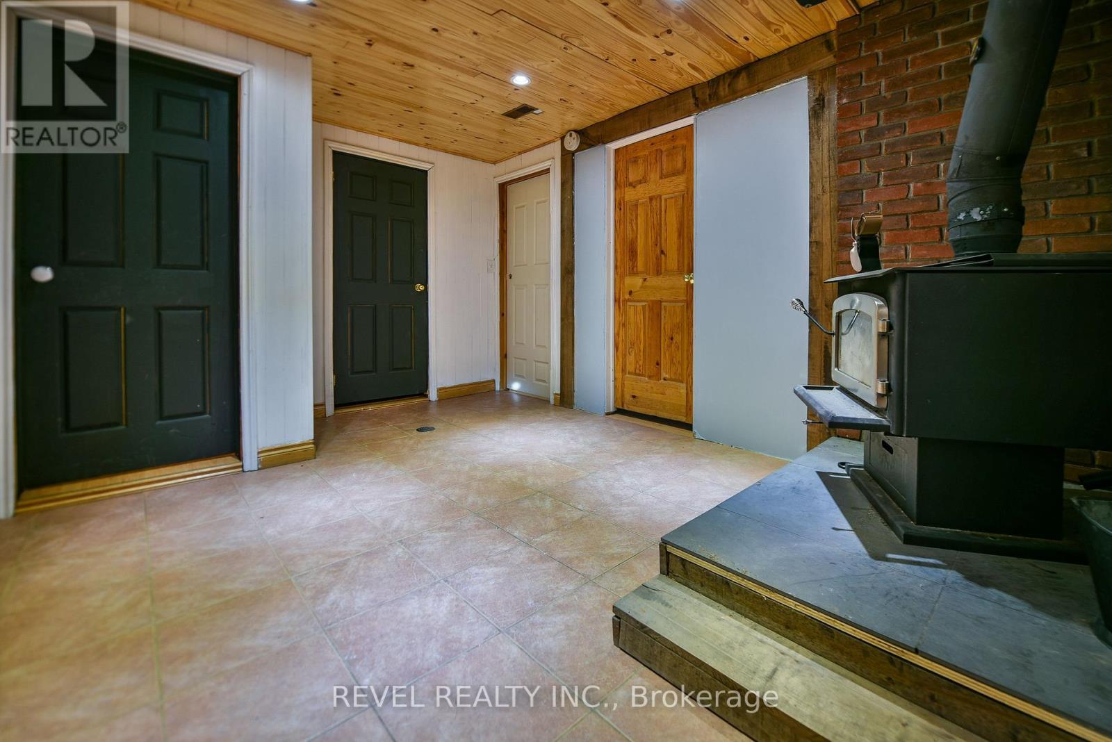 978 Municipal Road, Timmins (Tm - Outside East), ON - With Exterior