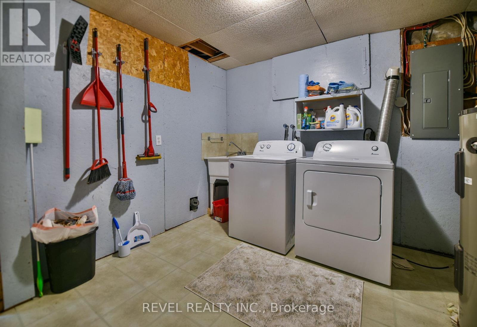 978 Municipal Road, Timmins (Tm - Outside East), ON - Indoor Photo Showing Laundry Room