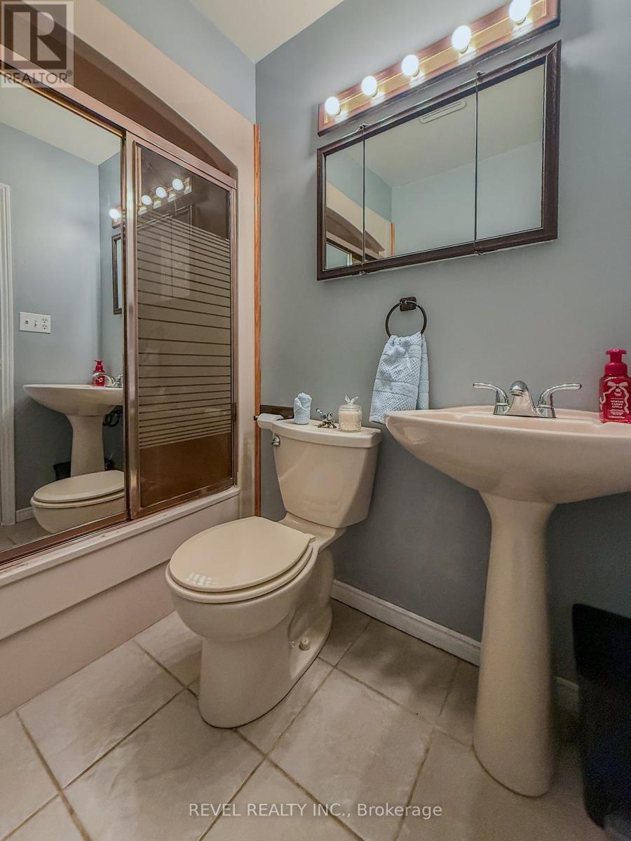 978 Municipal Road, Timmins (Tm - Outside East), ON - Indoor Photo Showing Bathroom