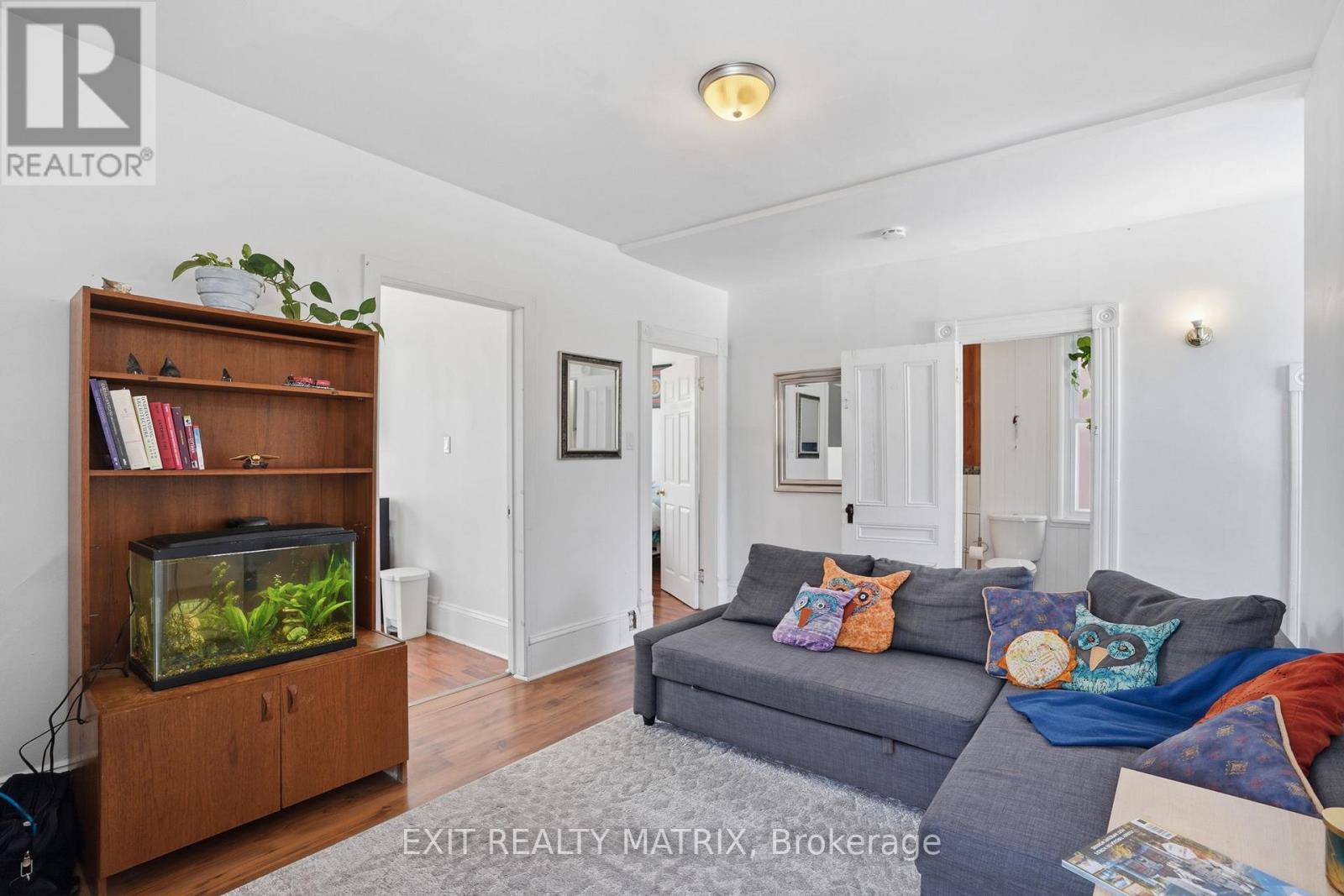 5505 Osgoode Main Street, Ottawa, ON - Indoor Photo Showing Living Room With Fireplace
