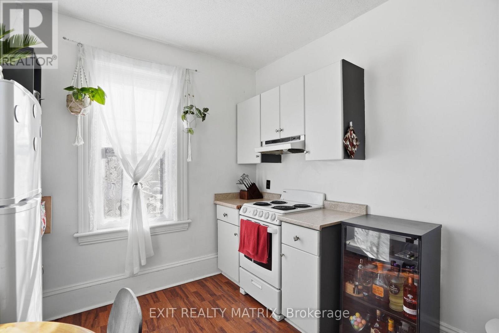5505 Osgoode Main Street, Ottawa, ON - Indoor Photo Showing Kitchen