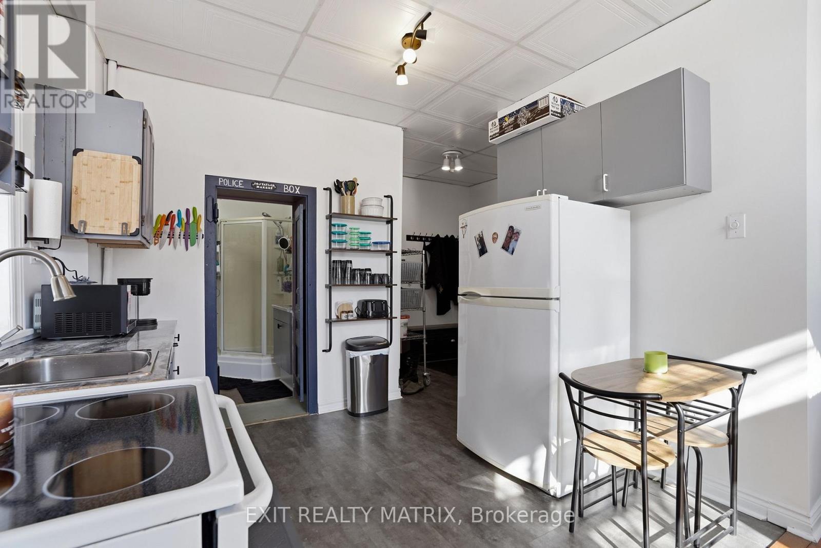 5505 Osgoode Main Street, Ottawa, ON - Indoor Photo Showing Kitchen