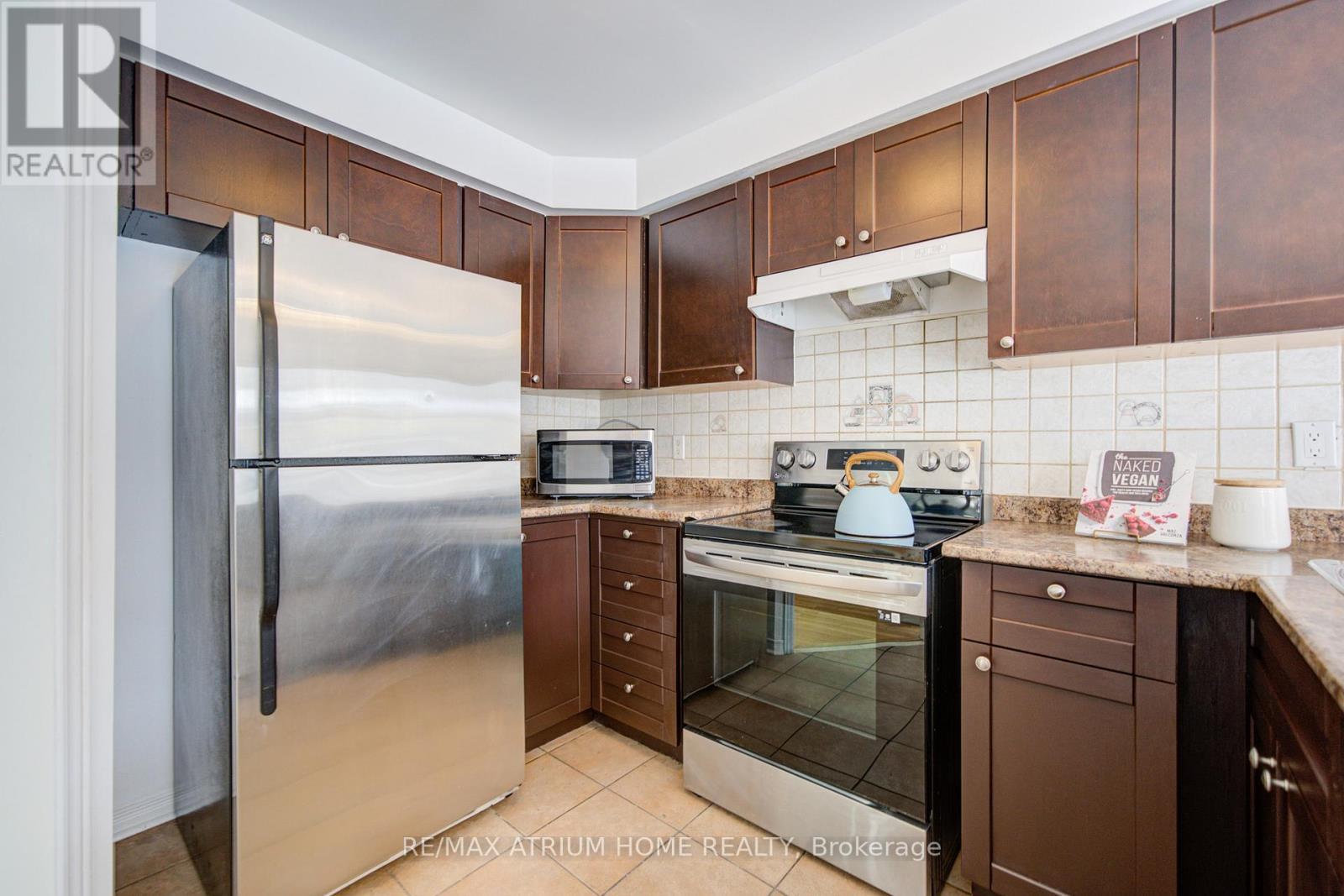 59 Hollybush Drive, Vaughan, ON - Indoor Photo Showing Kitchen
