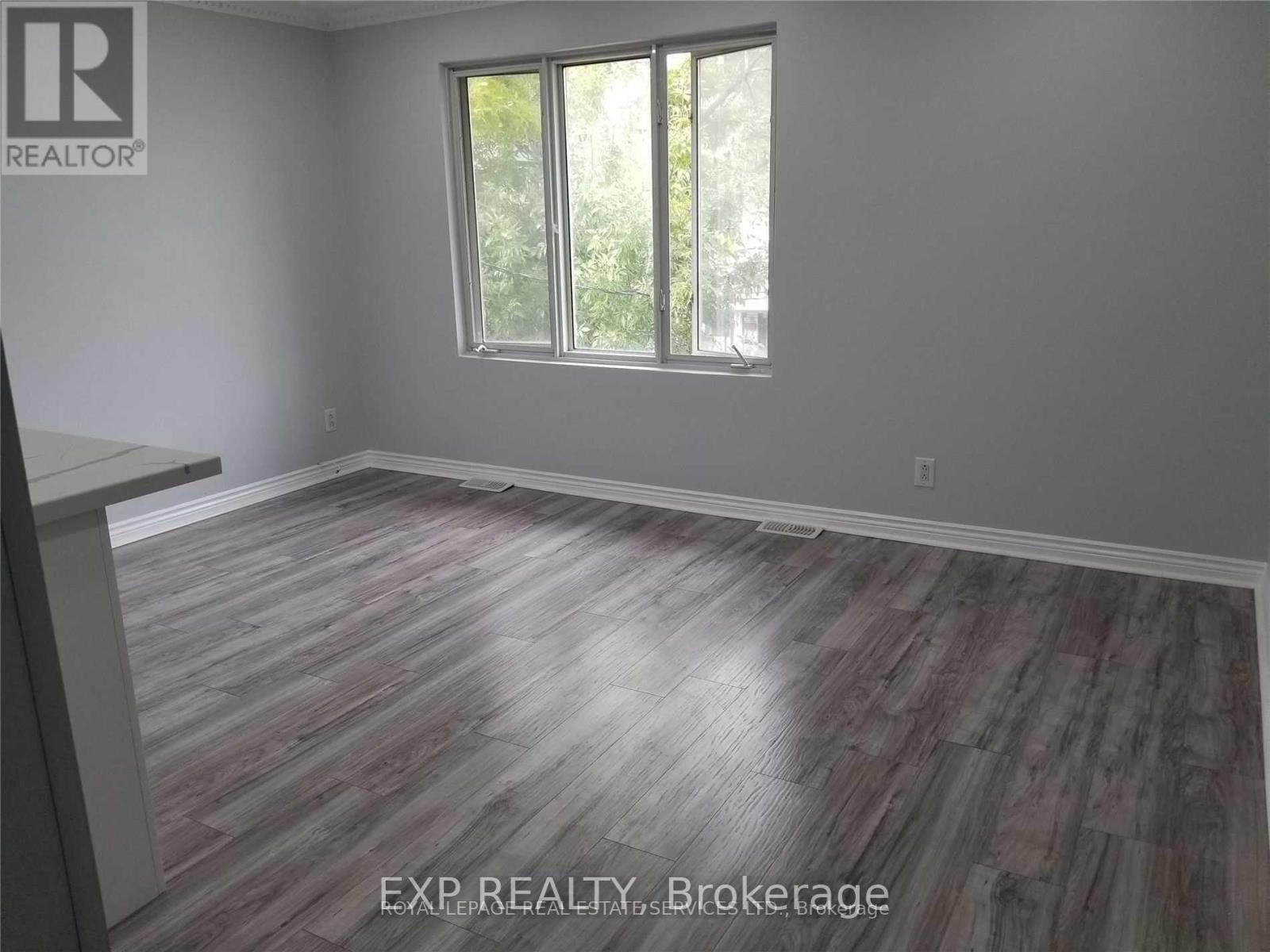 Upper - 33 Mitchell Avenue, Toronto, ON - Indoor Photo Showing Other Room