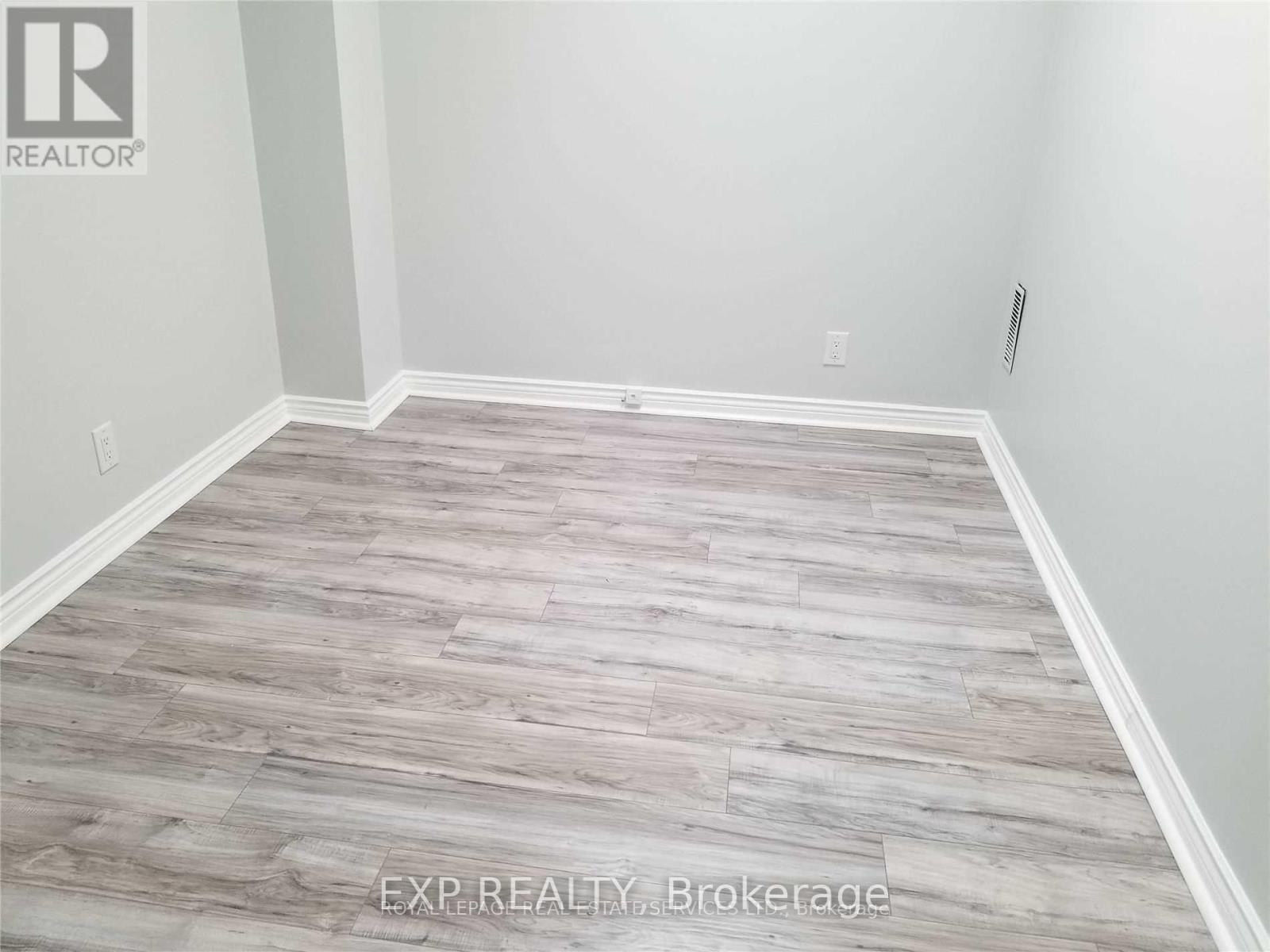 Upper - 33 Mitchell Avenue, Toronto, ON - Indoor Photo Showing Other Room