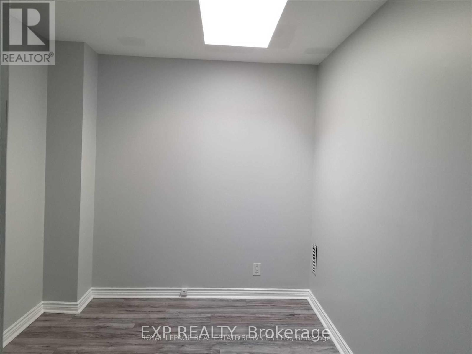 Upper - 33 Mitchell Avenue, Toronto, ON - Indoor Photo Showing Other Room