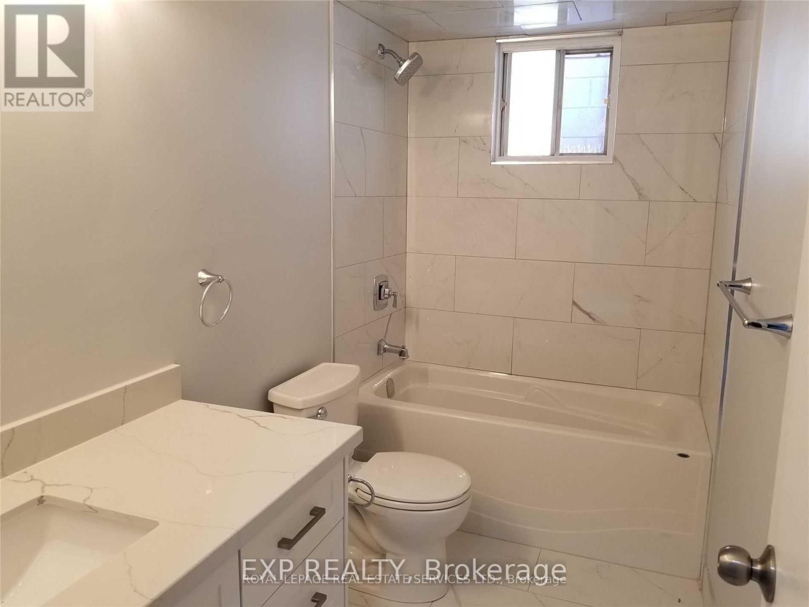 Upper - 33 Mitchell Avenue, Toronto, ON - Indoor Photo Showing Bathroom