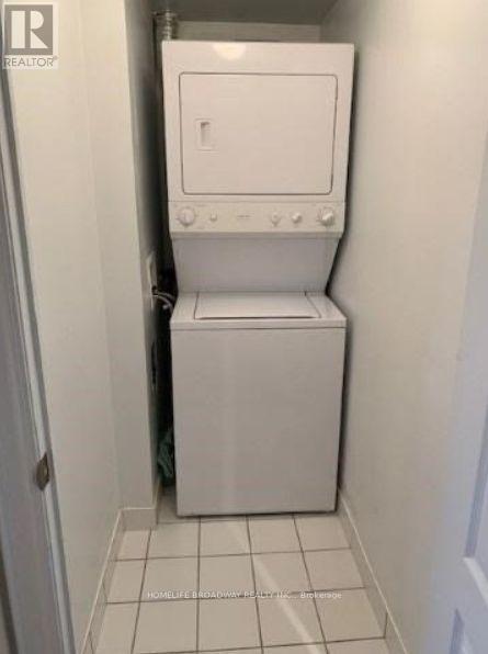 Walk In Laundry Room - 315 - 2 Clairtrell Road, Toronto, ON - Indoor Photo Showing Laundry Room