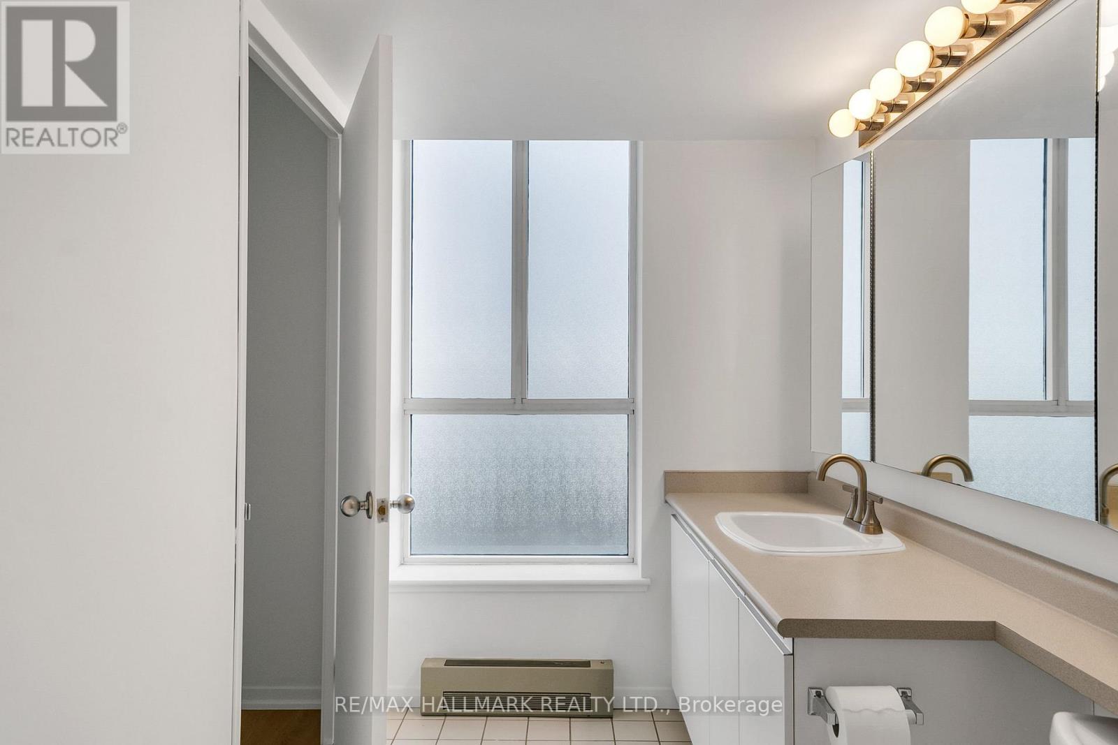 1103 - 21 Overlea Boulevard, Toronto, ON - Indoor Photo Showing Bathroom