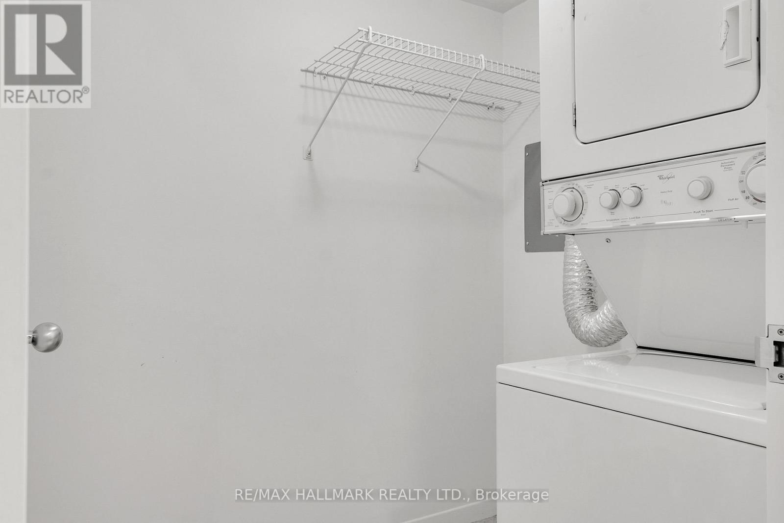 1103 - 21 Overlea Boulevard, Toronto, ON - Indoor Photo Showing Laundry Room