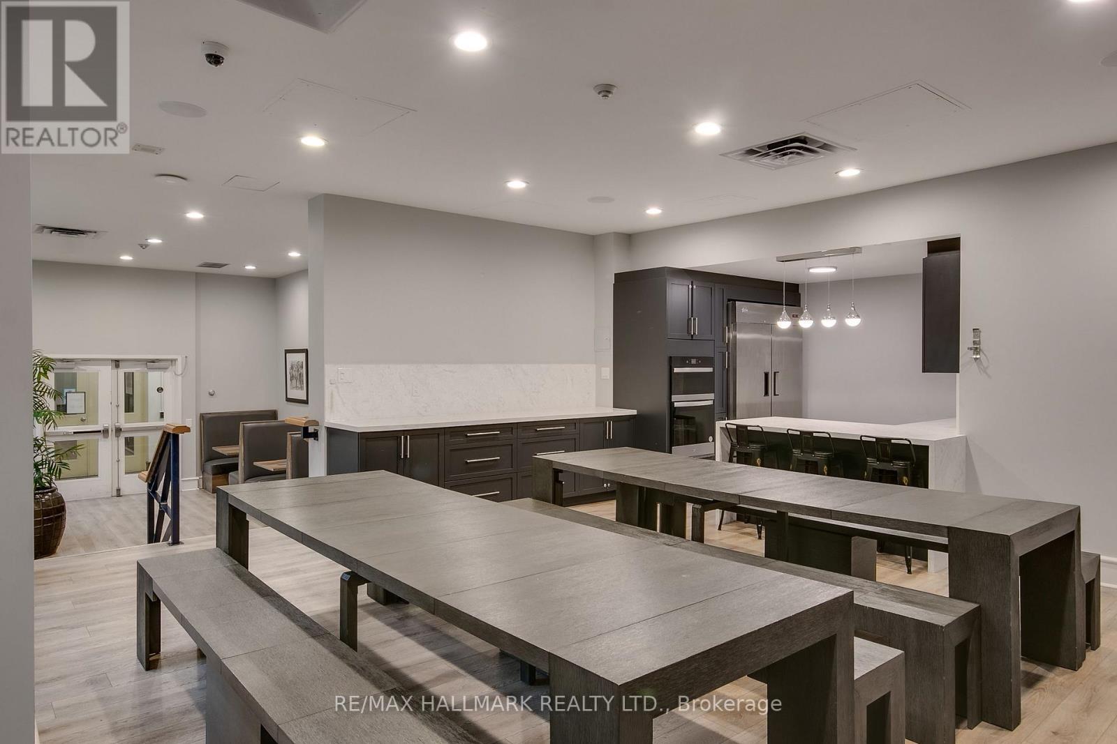 1103 - 21 Overlea Boulevard, Toronto, ON - Indoor