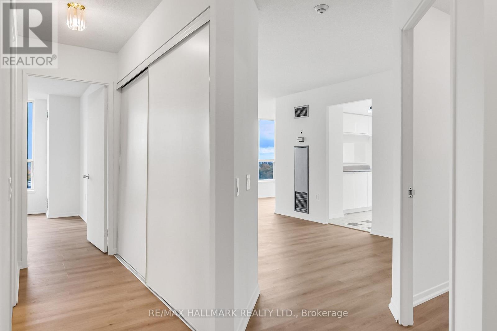 1103 - 21 Overlea Boulevard, Toronto, ON - Indoor Photo Showing Other Room