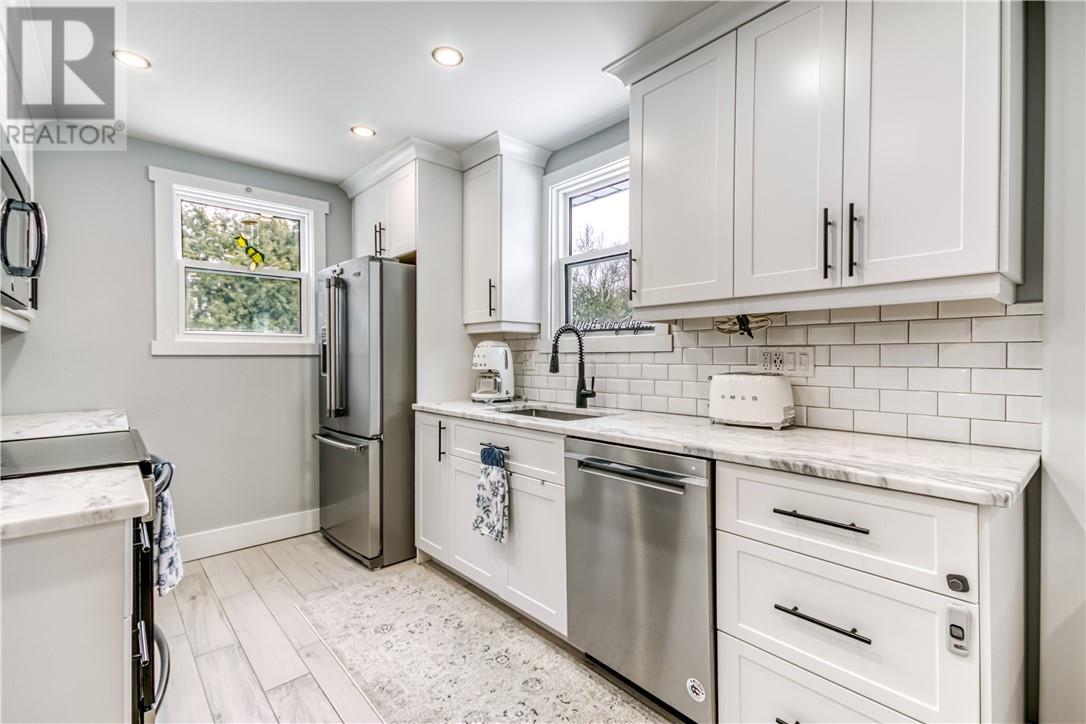 411 Ester Street, Sudbury, ON - Indoor Photo Showing Kitchen