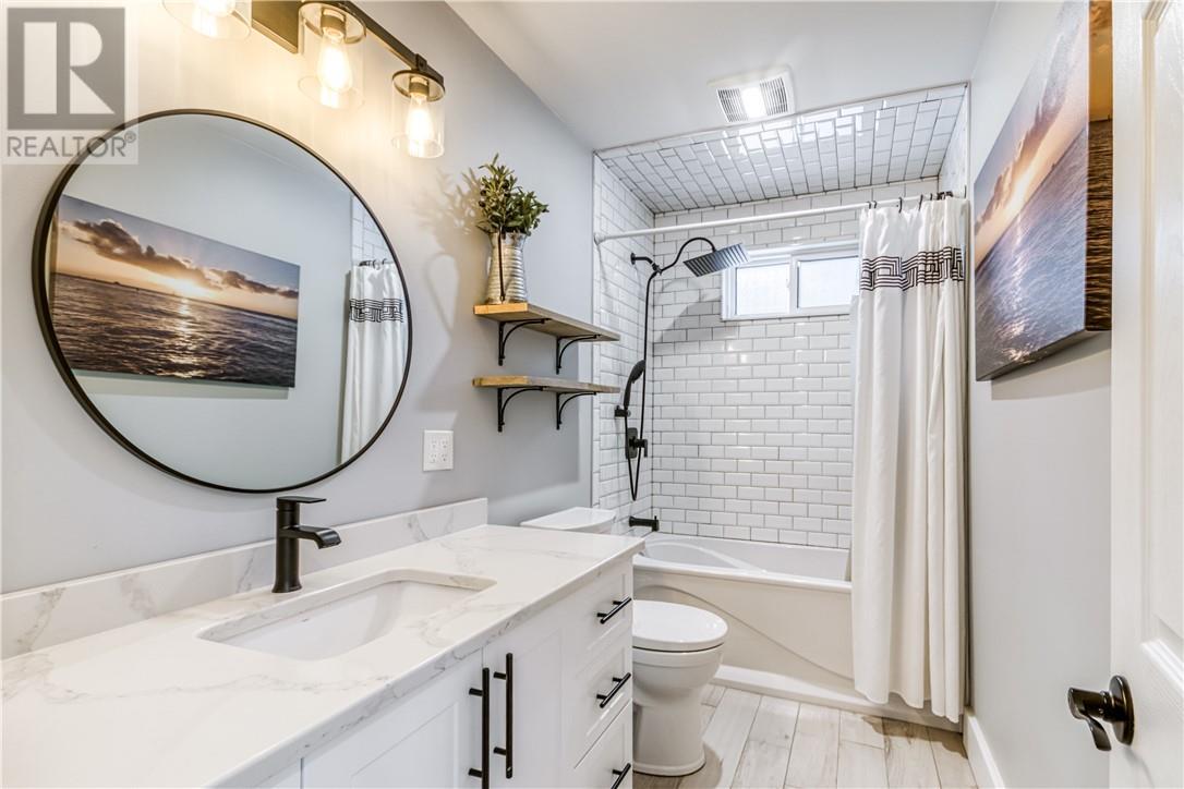 411 Ester Street, Sudbury, ON - Indoor Photo Showing Bathroom