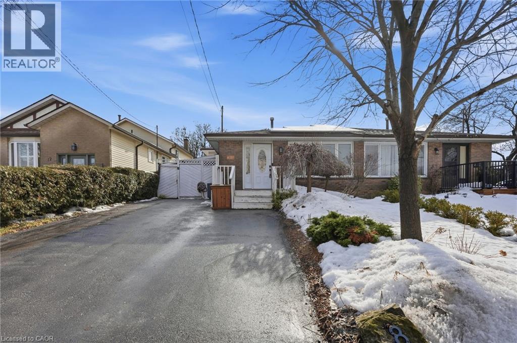 8 Elmore Drive, Hamilton, ON - Outdoor