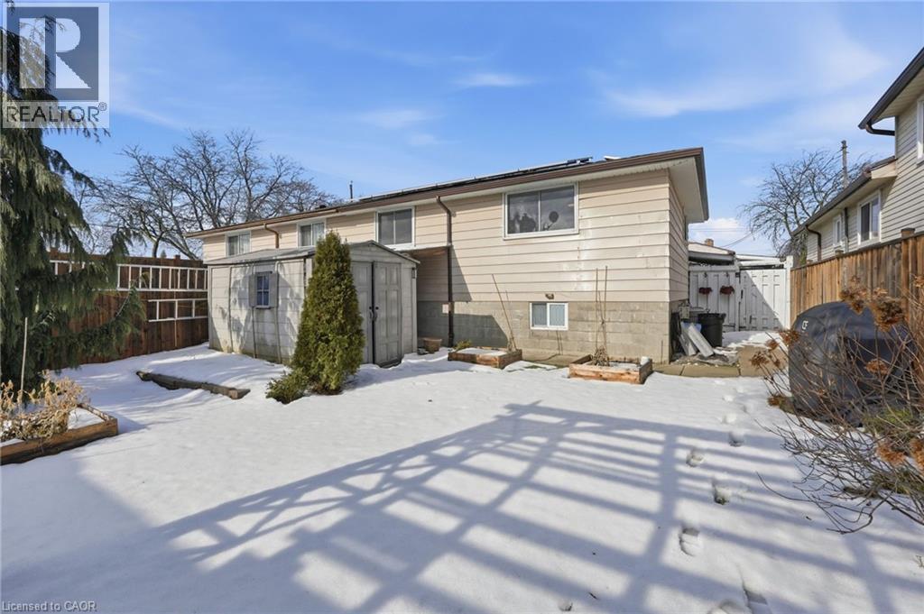 8 Elmore Drive, Hamilton, ON - Outdoor