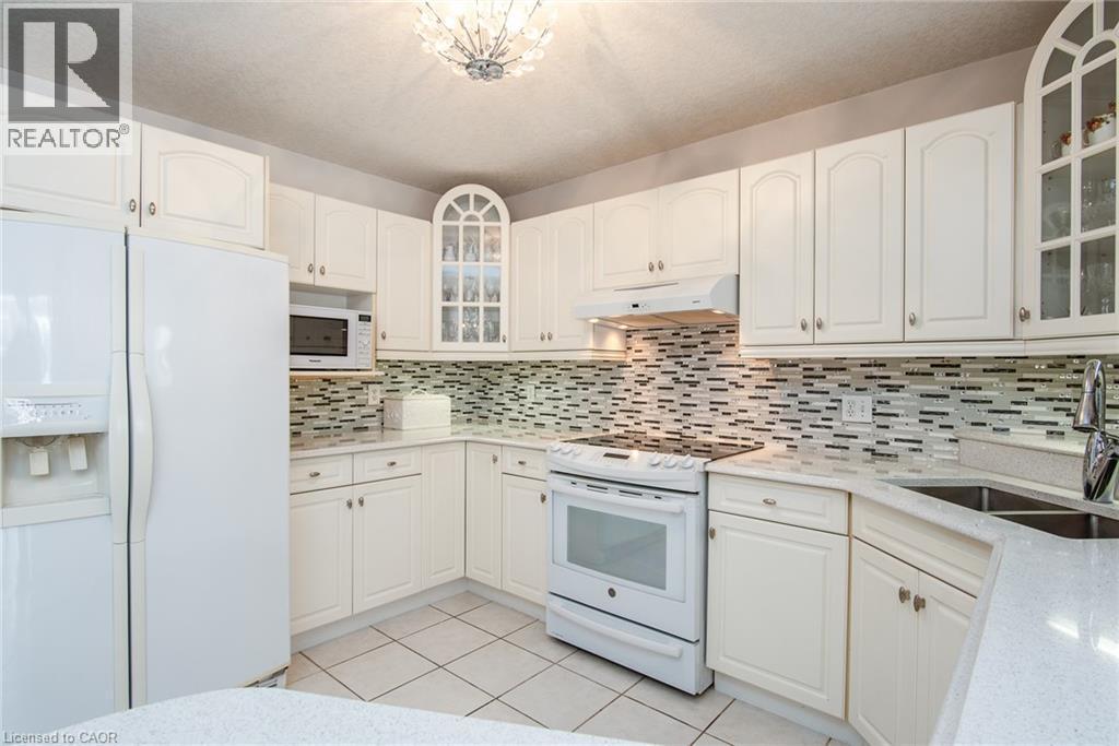 110 Deer Ridge Drive, Kitchener, ON - Indoor Photo Showing Kitchen With Double Sink