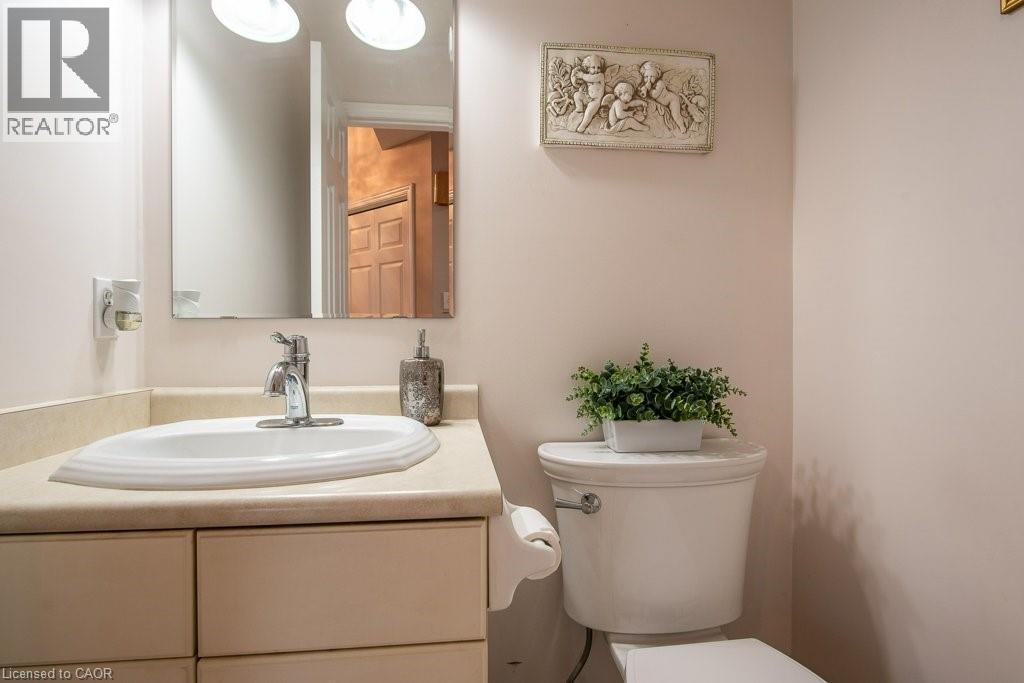 110 Deer Ridge Drive, Kitchener, ON - Indoor Photo Showing Bathroom