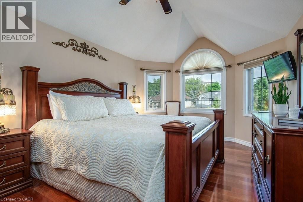 110 Deer Ridge Drive, Kitchener, ON - Indoor Photo Showing Bedroom