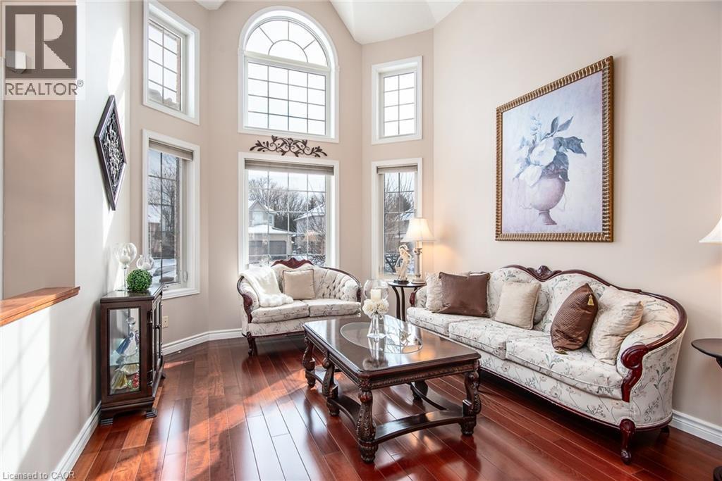110 Deer Ridge Drive, Kitchener, ON - Indoor Photo Showing Living Room
