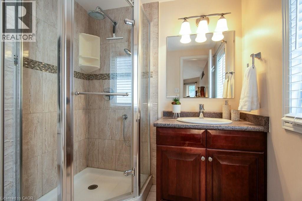 110 Deer Ridge Drive, Kitchener, ON - Indoor Photo Showing Bathroom
