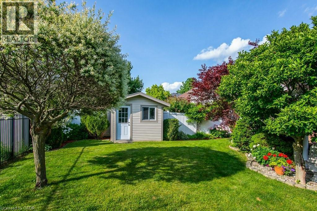 110 Deer Ridge Drive, Kitchener, ON - Outdoor