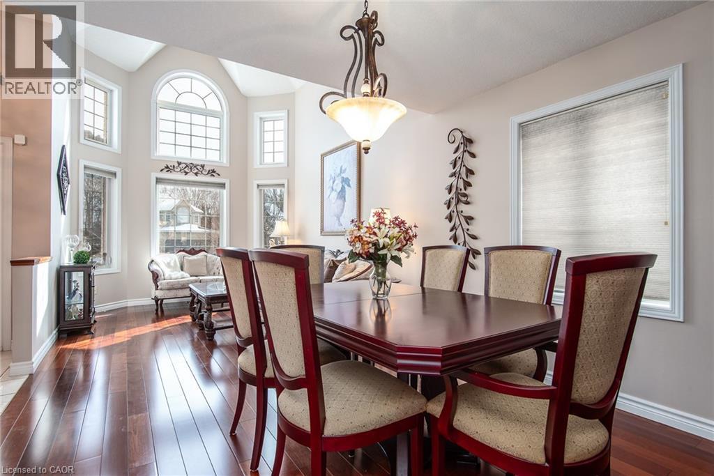 110 Deer Ridge Drive, Kitchener, ON - Indoor Photo Showing Dining Room