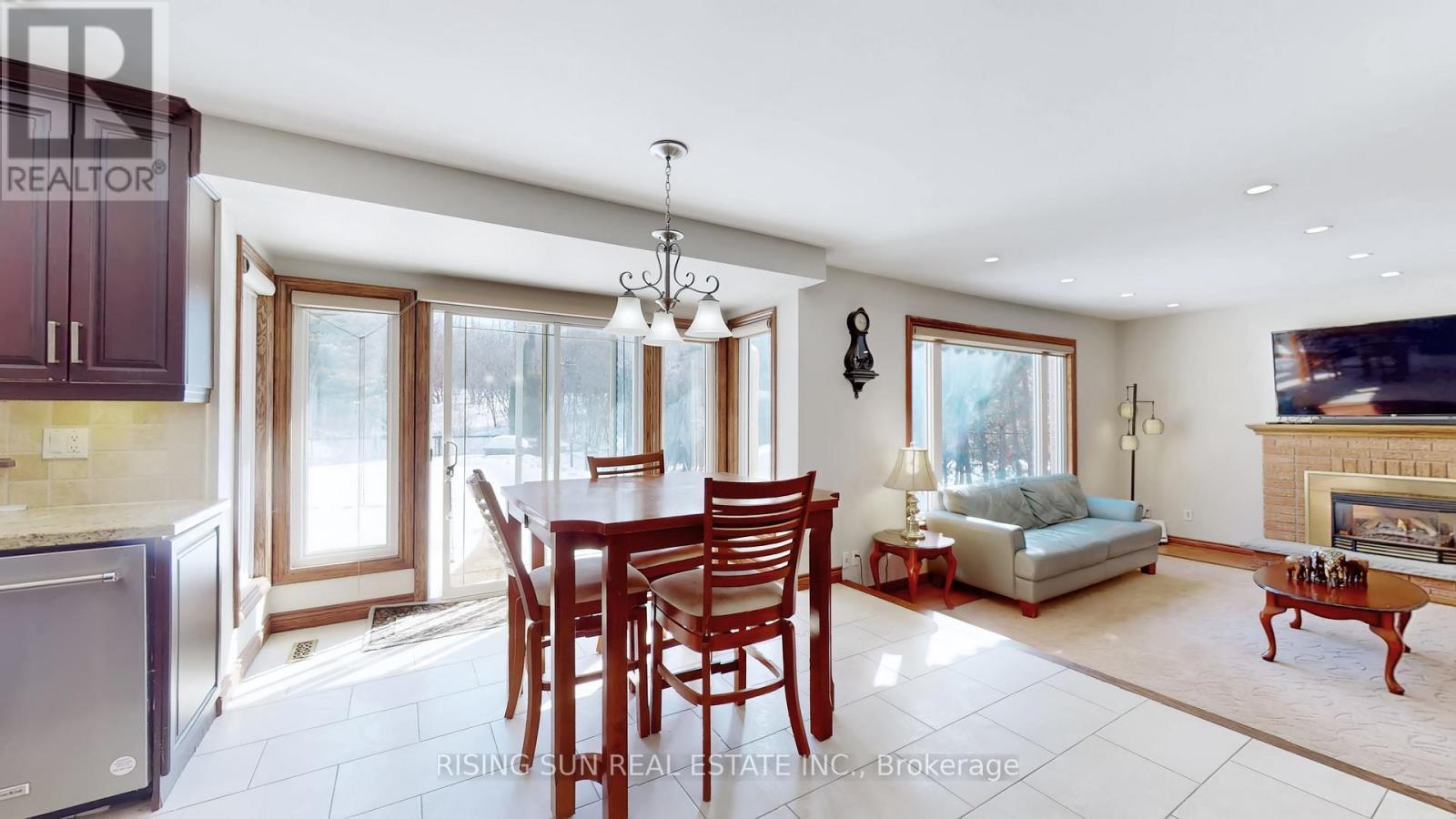 122 Barr Crescent, Brampton, ON - Indoor With Fireplace