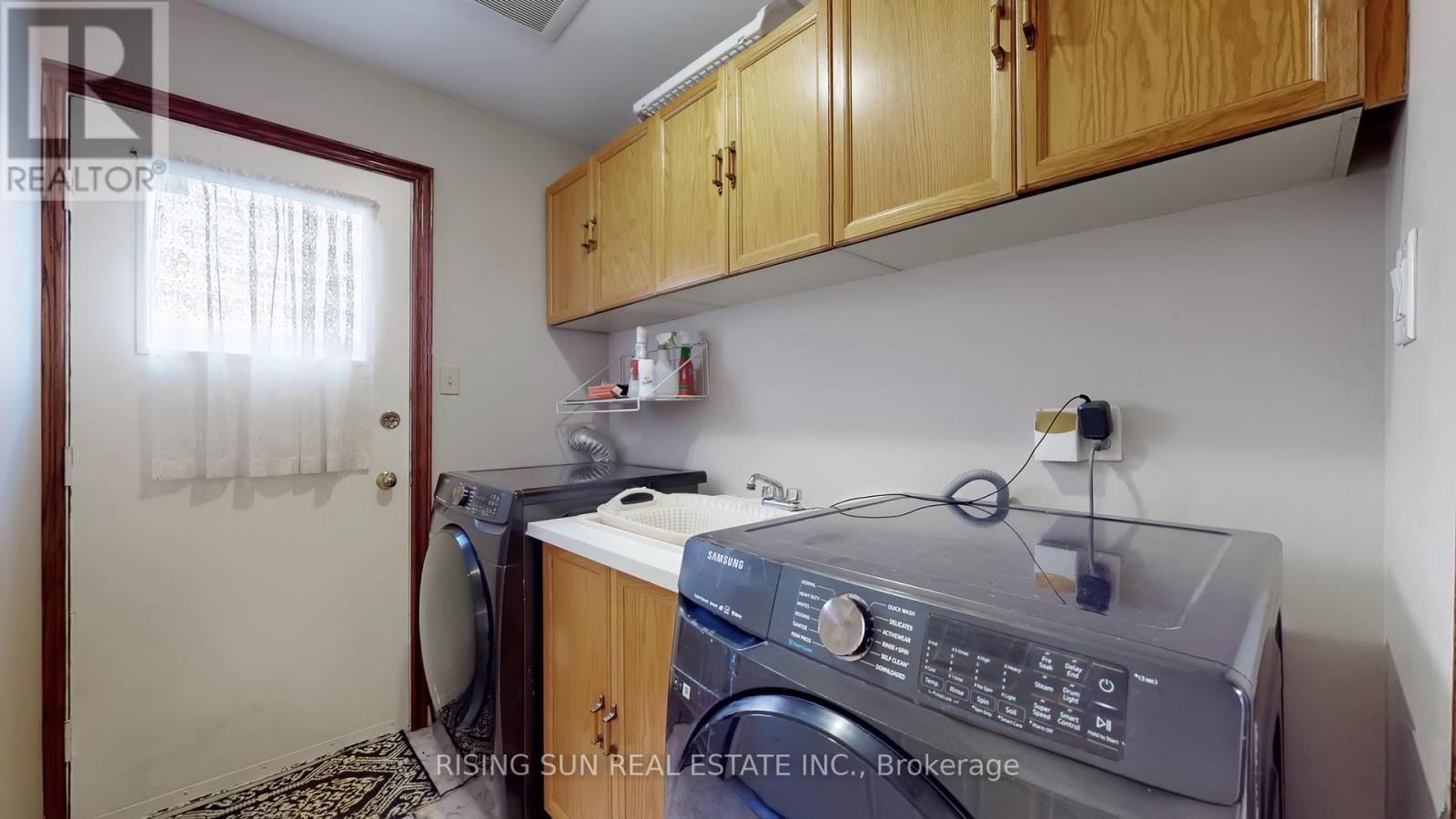 122 Barr Crescent, Brampton, ON - Indoor Photo Showing Laundry Room