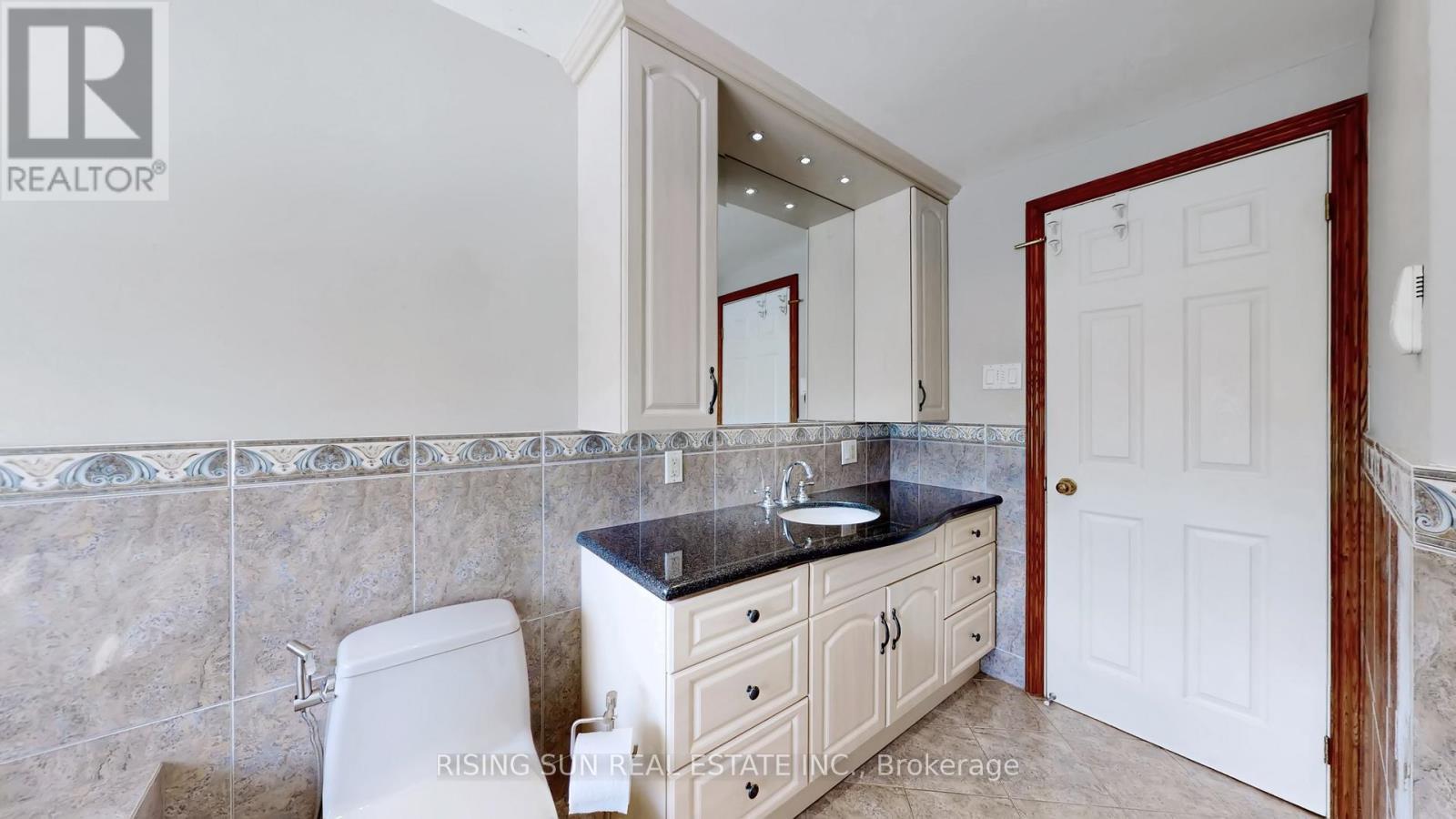 122 Barr Crescent, Brampton, ON - Indoor Photo Showing Bathroom
