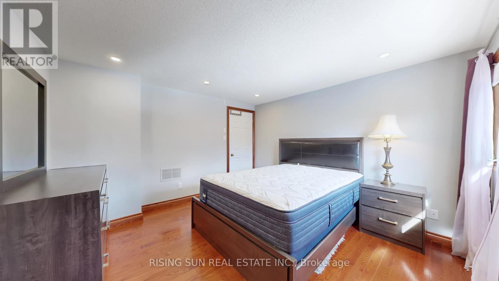 122 Barr Crescent, Brampton, ON - Indoor Photo Showing Bedroom