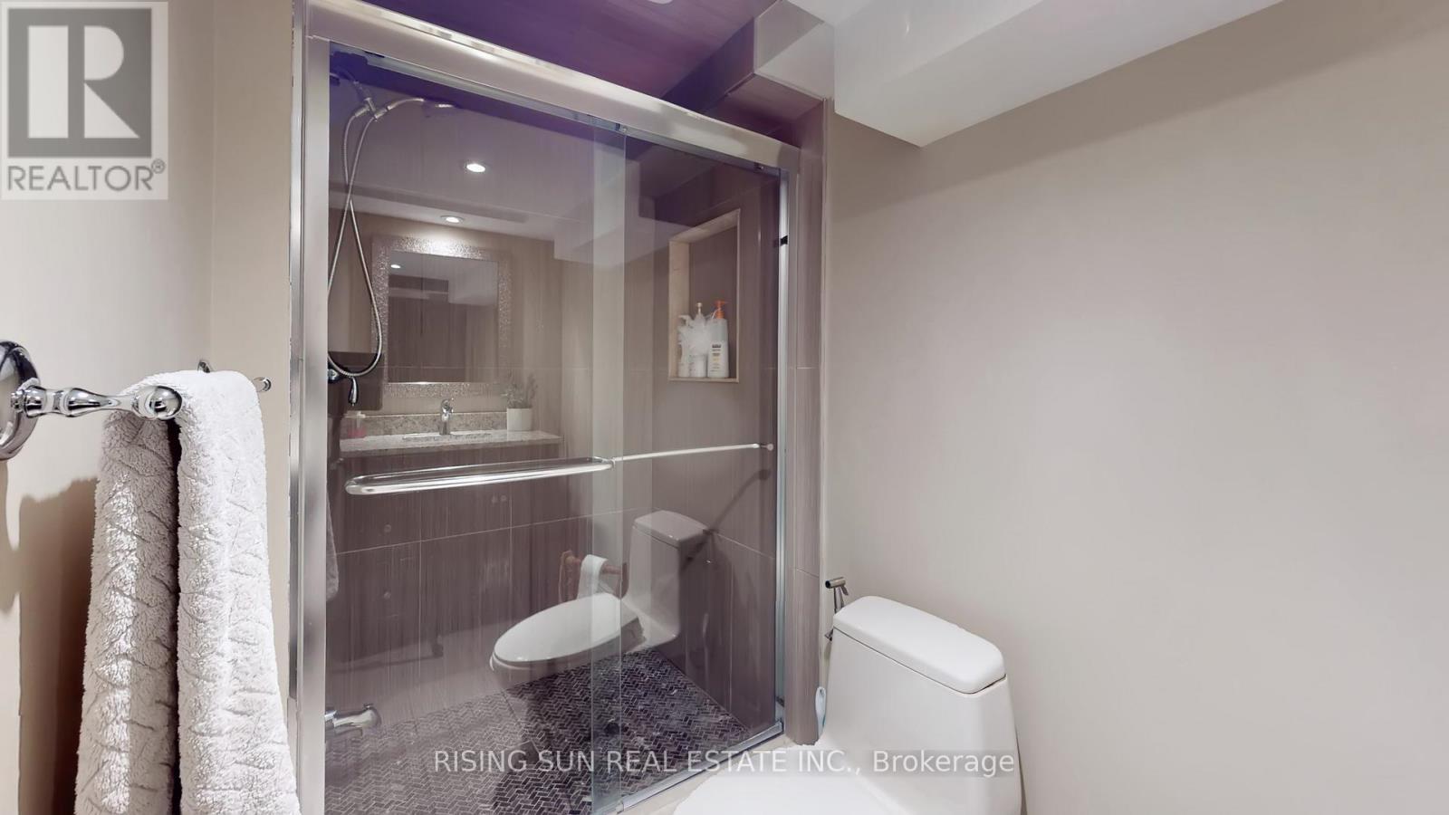 122 Barr Crescent, Brampton, ON - Indoor Photo Showing Bathroom