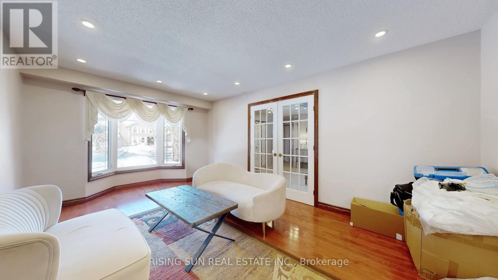 122 Barr Crescent, Brampton, ON - Indoor