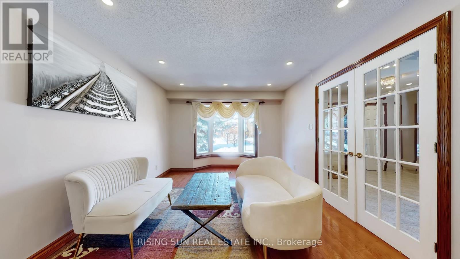 122 Barr Crescent, Brampton, ON - Indoor