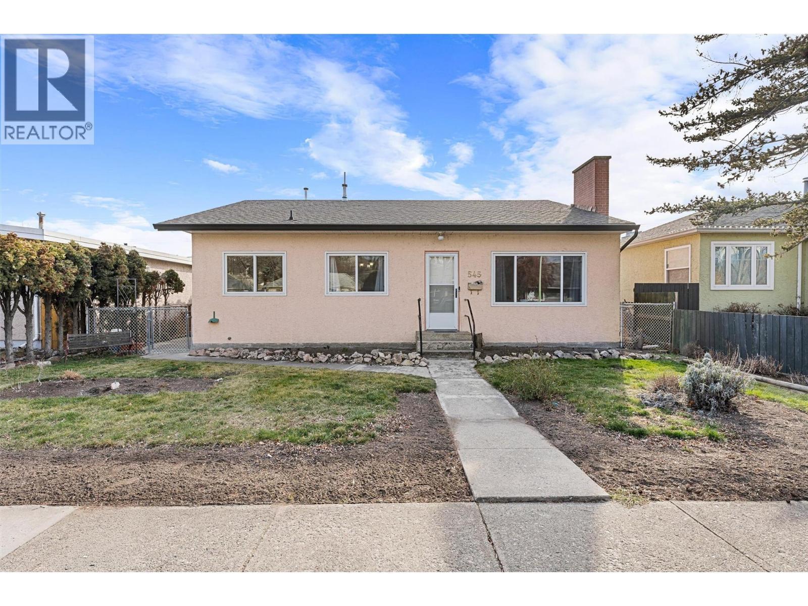 545 Bay Avenue, Kelowna, BC - Outdoor