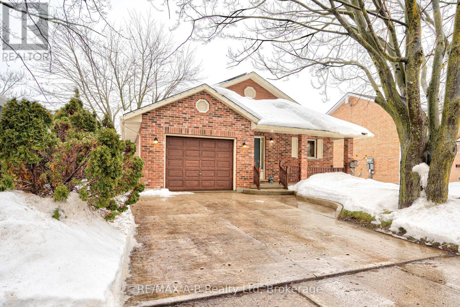 493 Hibernia Street, Stratford, ON - Outdoor