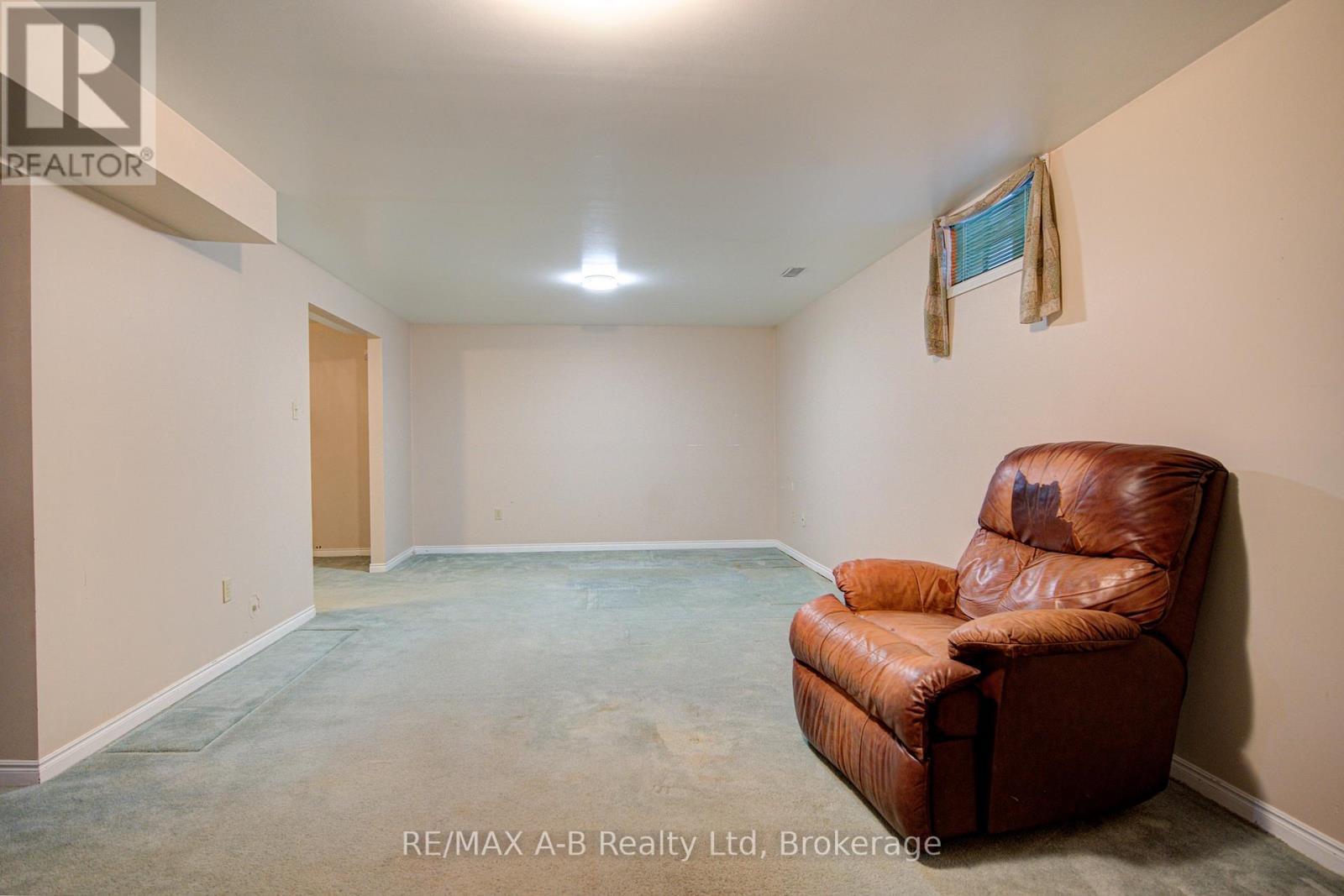 493 Hibernia Street, Stratford, ON - Indoor