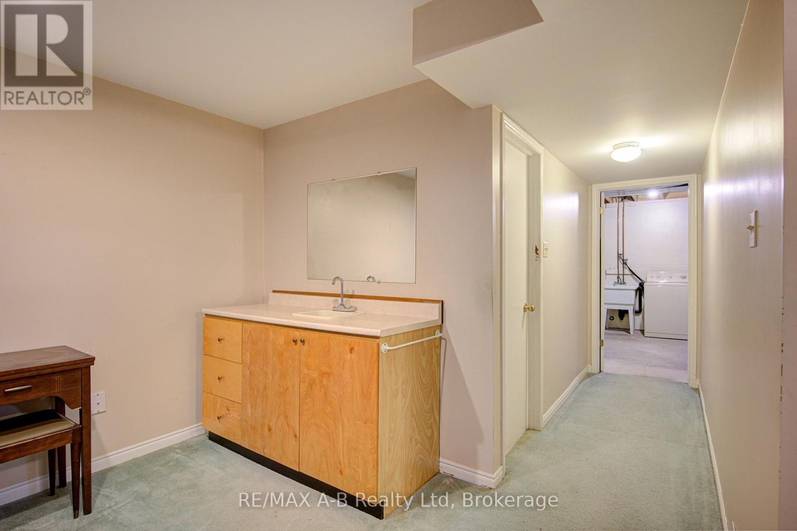 493 Hibernia Street, Stratford, ON - Indoor