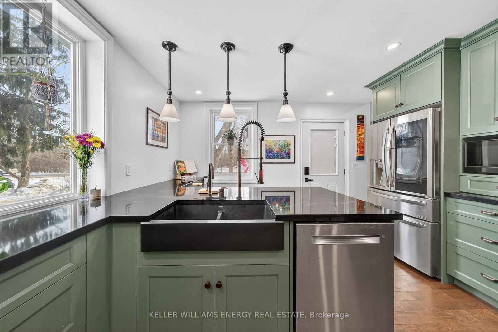 339 Elmbrook Road, Prince Edward County (Sophiasburg Ward), ON - Indoor Photo Showing Kitchen With Double Sink With Upgraded Kitchen