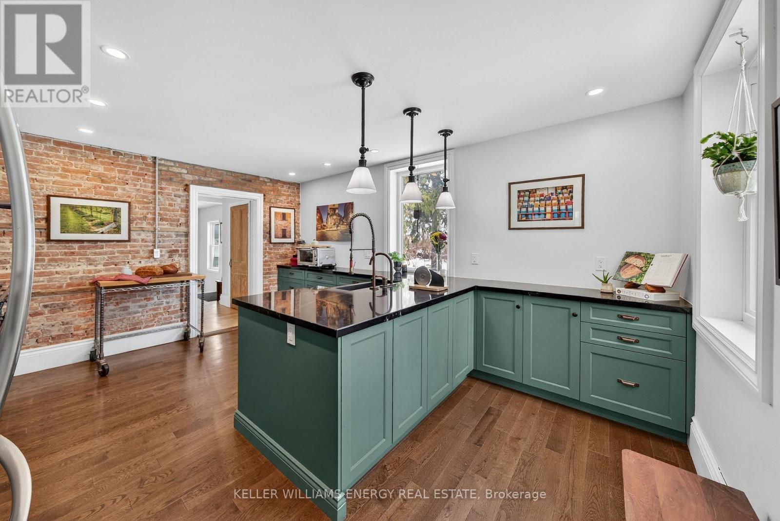 339 Elmbrook Road, Prince Edward County (Sophiasburg Ward), ON - Indoor Photo Showing Kitchen With Upgraded Kitchen